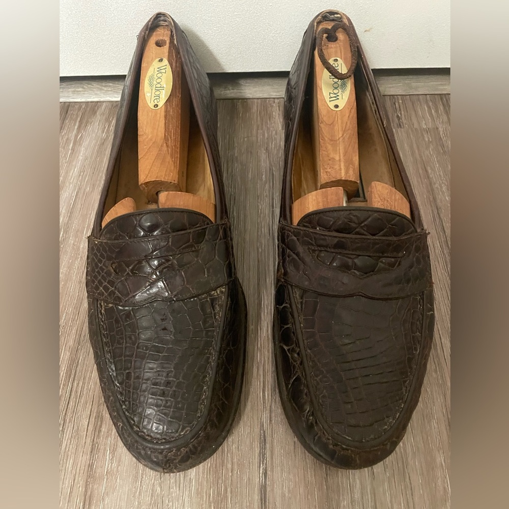 Bragano Italian crocodile/alligator loafers. (9)